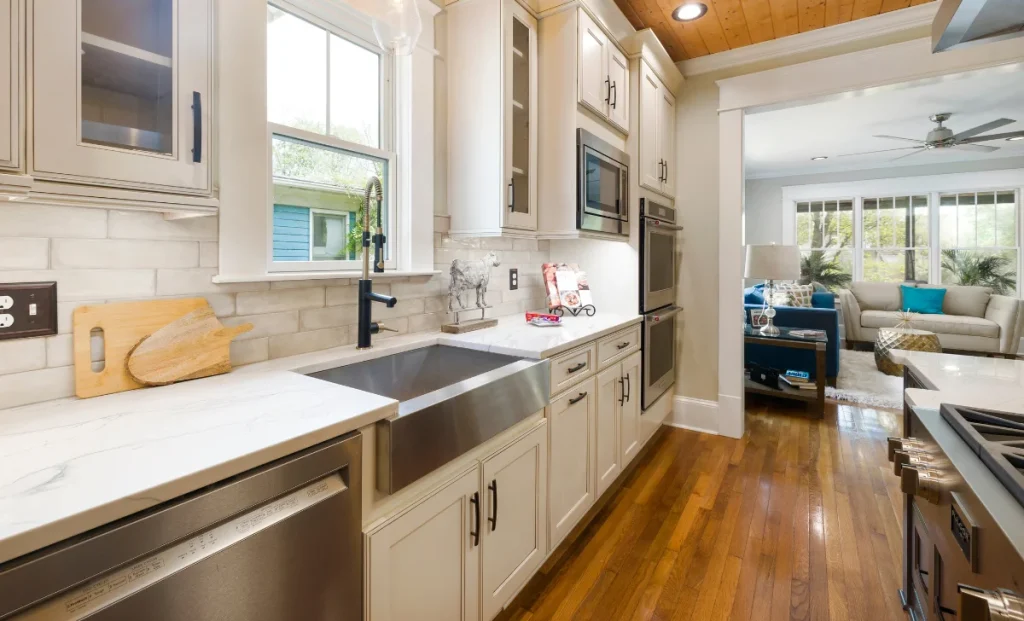 a modren kitchen with cabinet handles