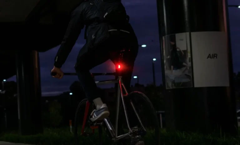 a bicycle with red light