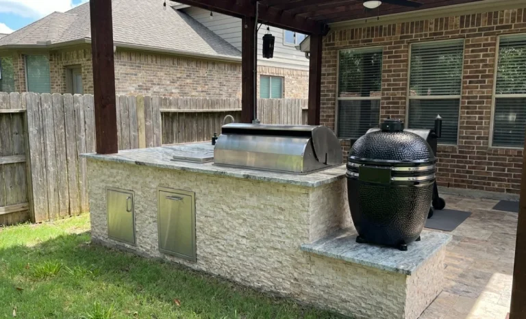 an outdoor kitchen