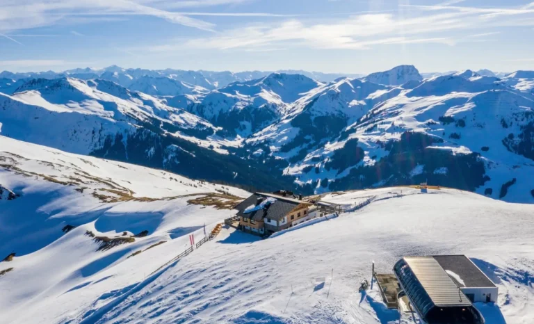 mesmerizing-view-beautiful-snow-capped-mountains